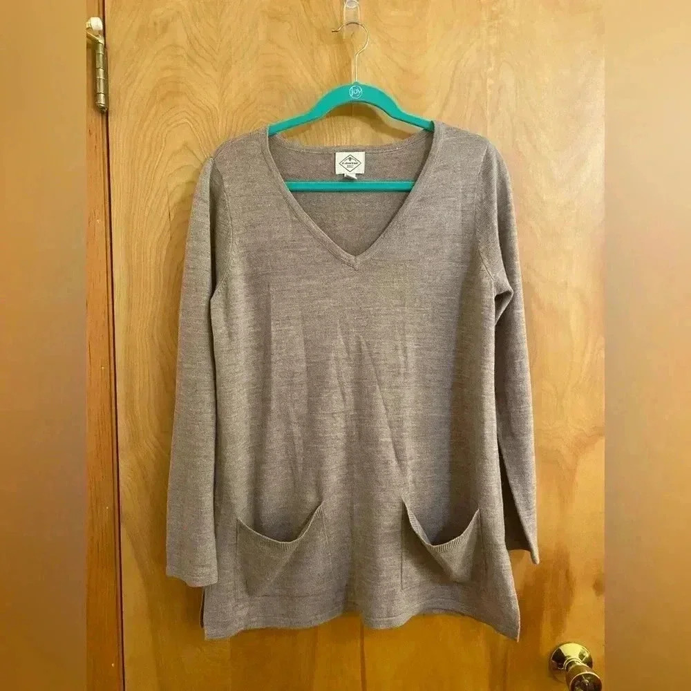 St.John’s Bay Long Sleeve Sweater with Pockets Beige Size Large EUC